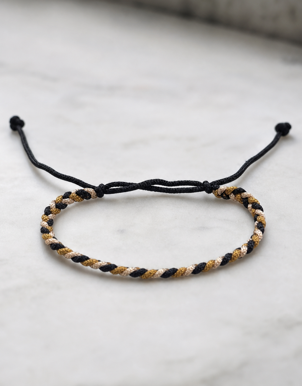 Zari gold macrame bracelet