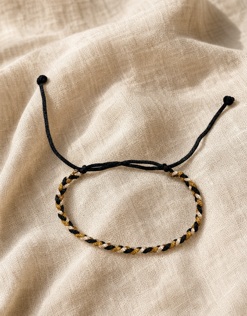 Zari gold macrame bracelet