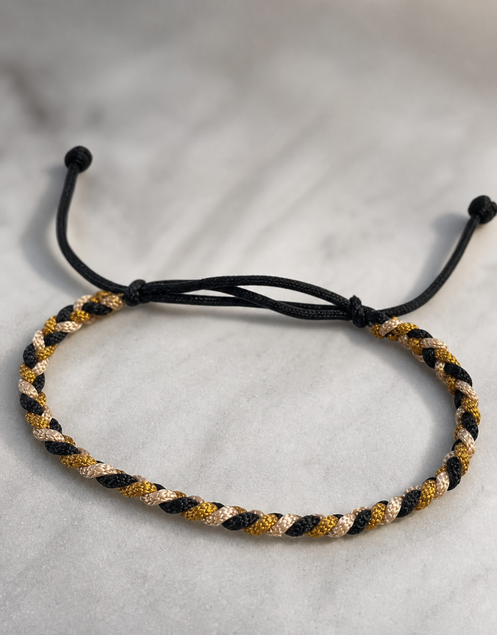 Zari gold macrame bracelet