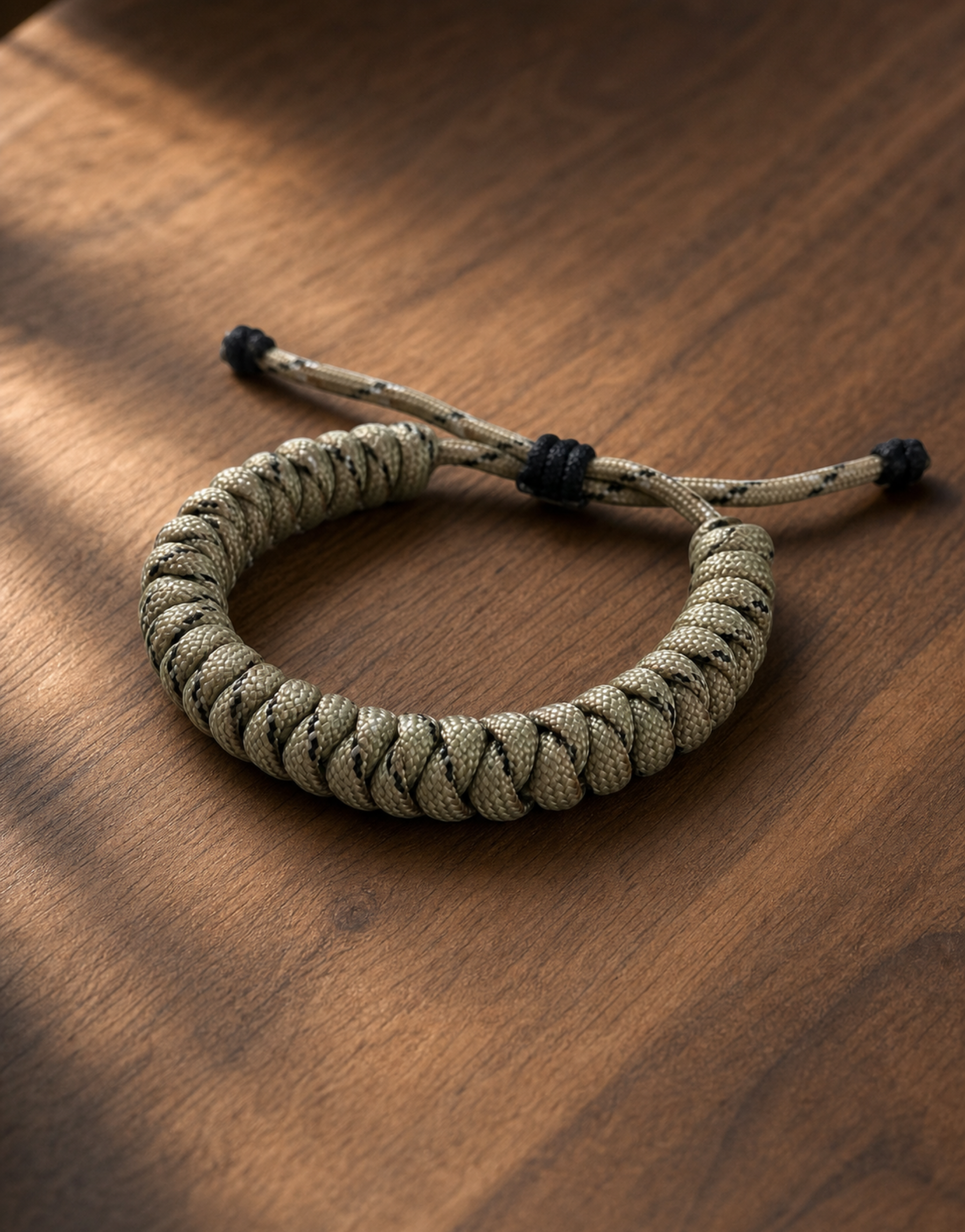 Ramad speckled spiral paracord bracelet