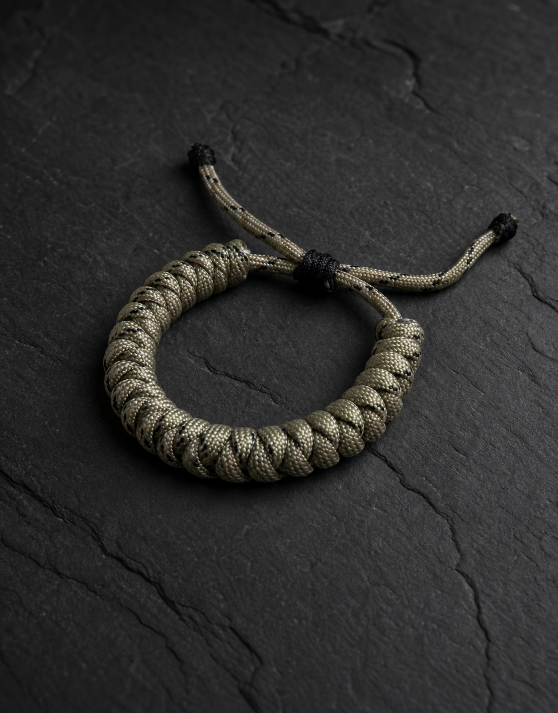 Ramad speckled spiral paracord bracelet